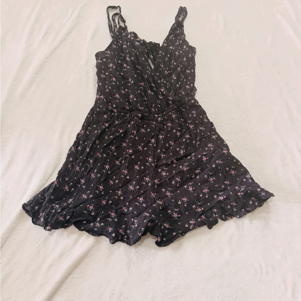 American Eagle Outfitters Black Floral Sleeveless Romper